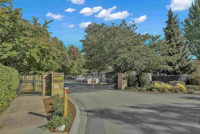 5688 152 Street 25, Surrey