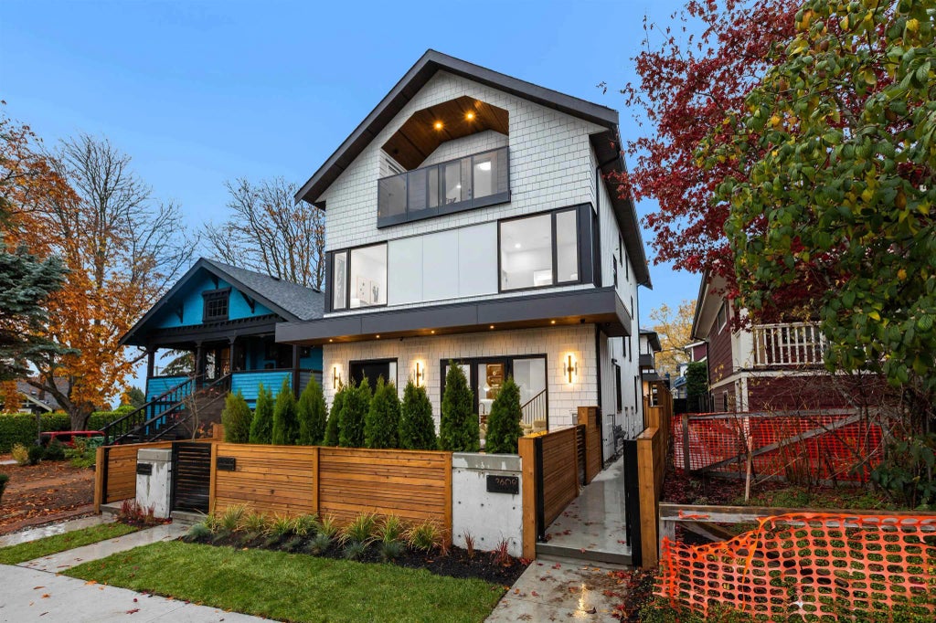 2607 Dundas Street 3, Vancouver