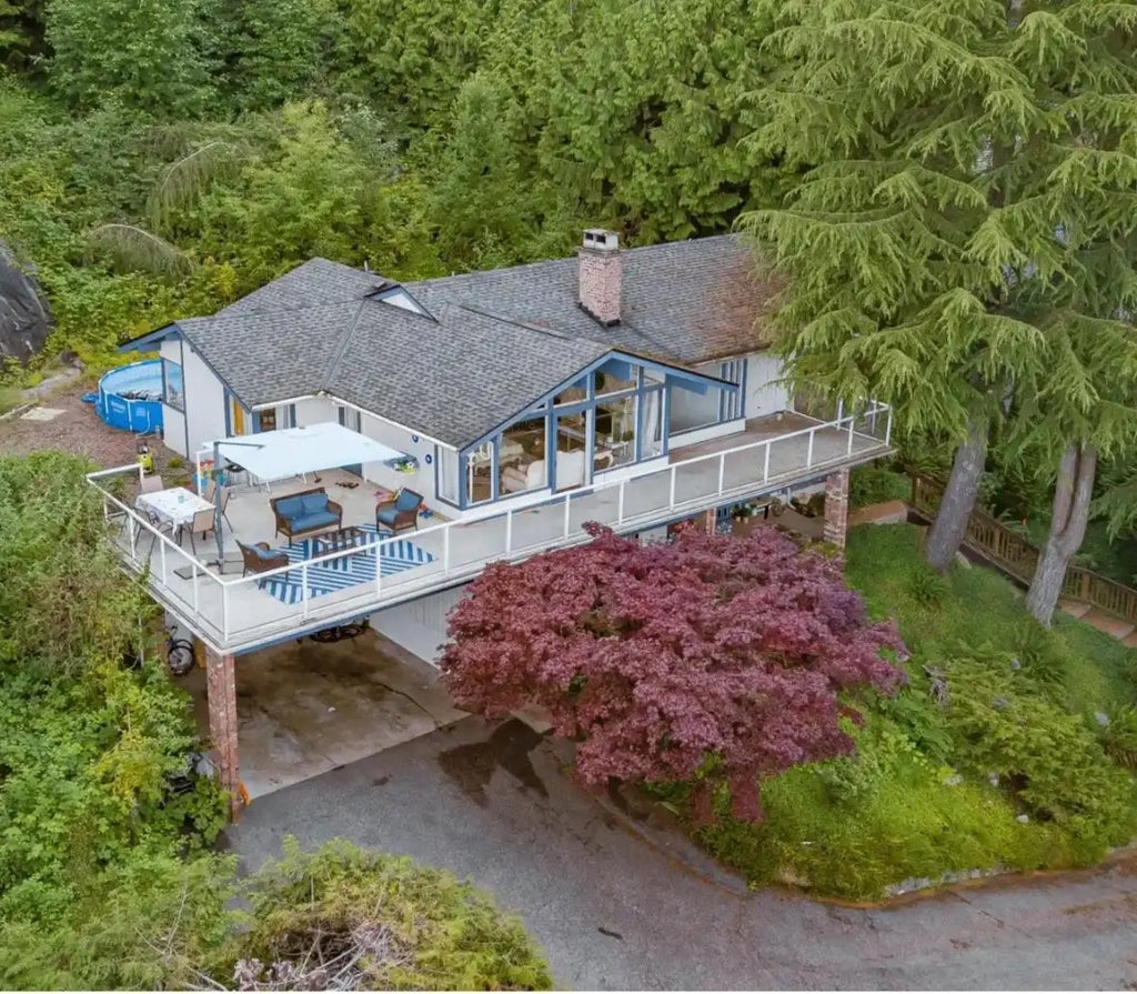 1380 Burnside Road Street, West Vancouver