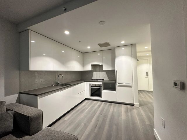 8181 Chester Street 202, Vancouver