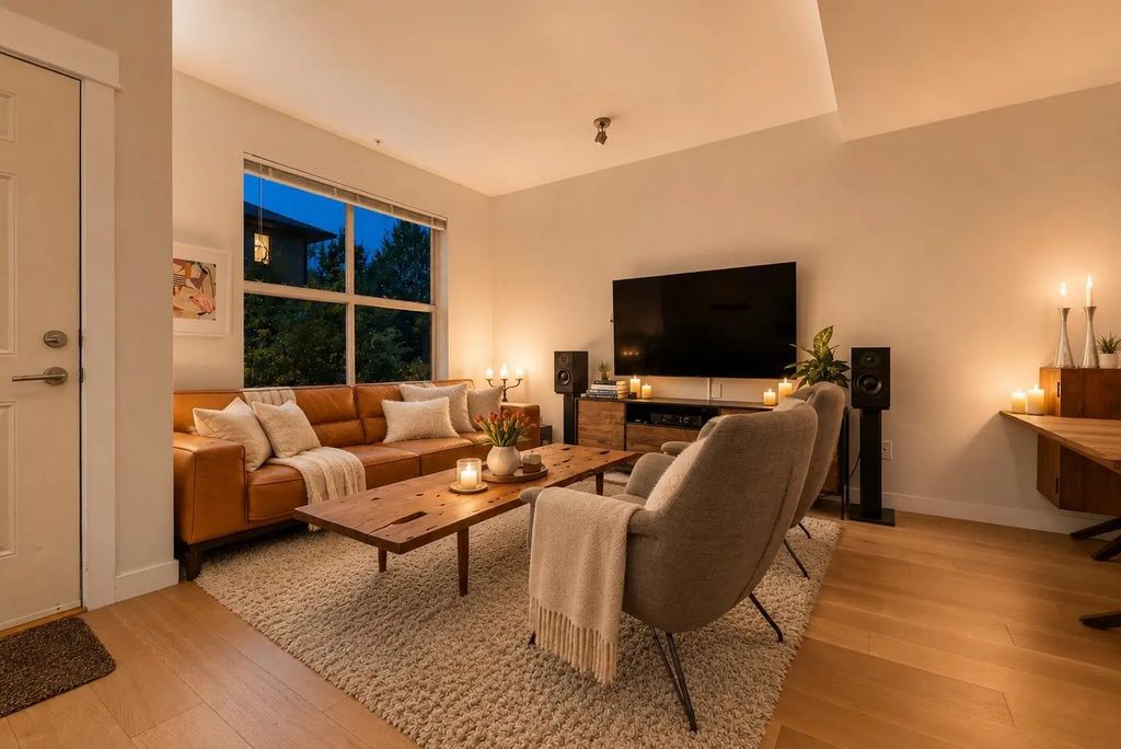 307 E 15th Street 3, North Vancouver