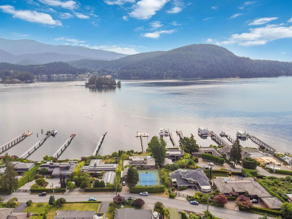 668 Beachview Drive, North Vancouver