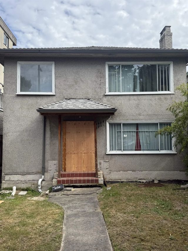 1929 E Broadway, Vancouver