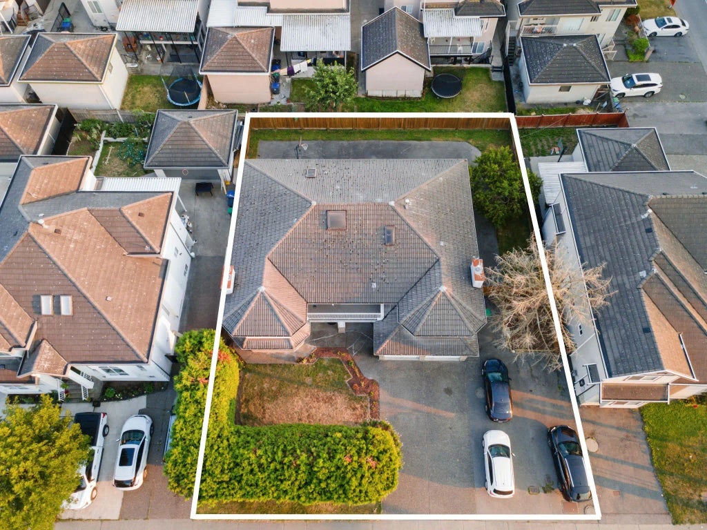 12604 68 Avenue, Surrey