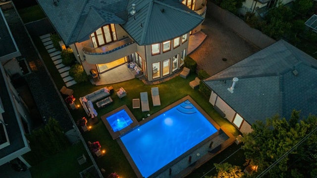 2809 Edgemont Boulevard, North Vancouver