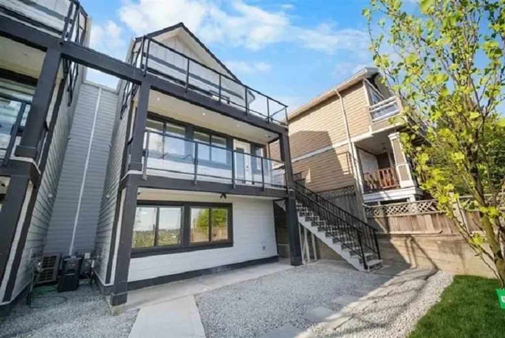 1923 River Drive 1, New Westminster