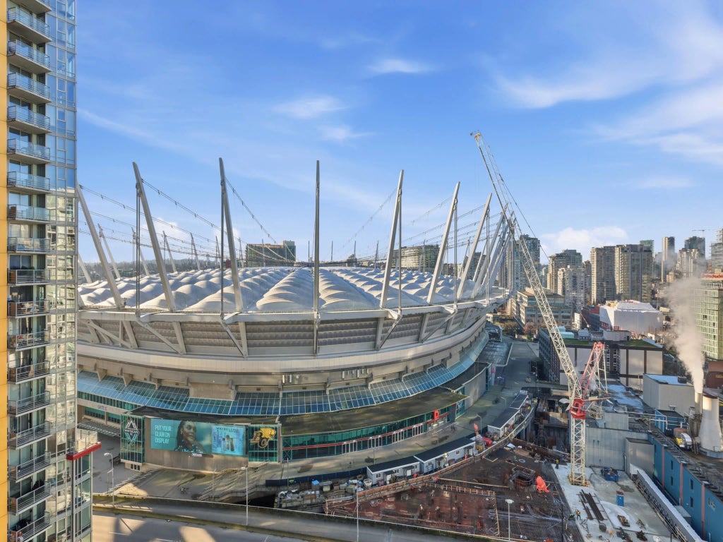 668 Citadel Parade 2001, Vancouver