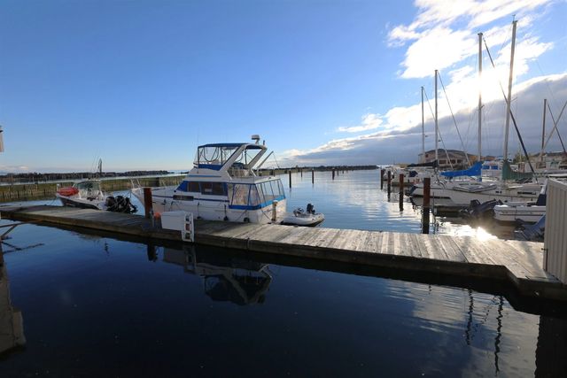 1585 Field Road 312, Sechelt