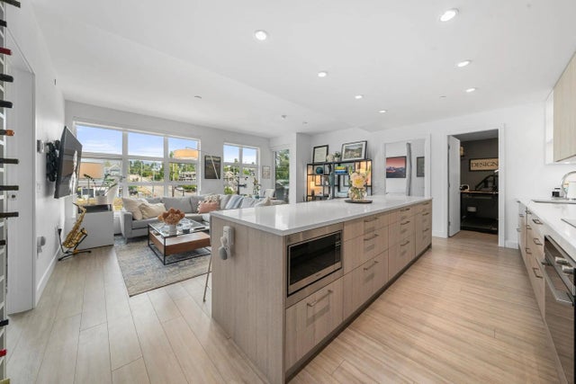 747 E 3rd Street 413, North Vancouver