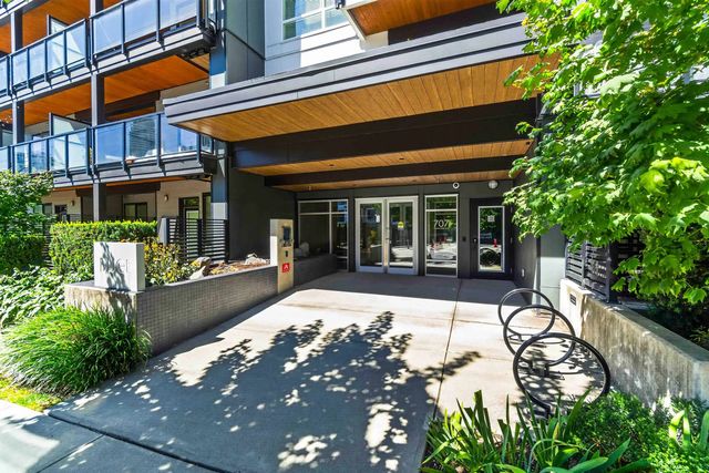 707 Como Lake Avenue 103, Coquitlam