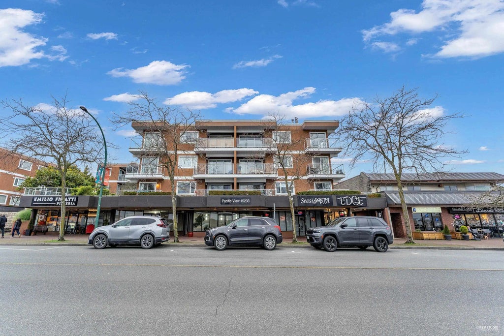15233 Pacific Avenue 204, White Rock