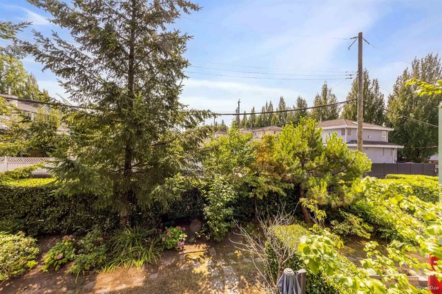 5818 Lincoln Street 209, Vancouver