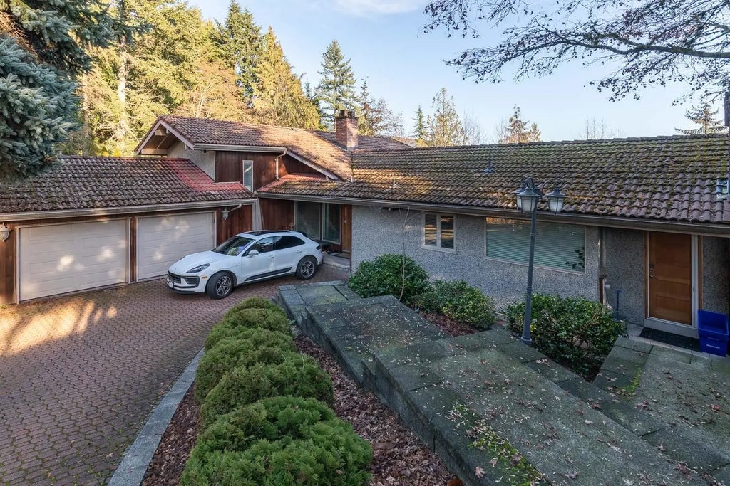 1448 Sandhurst Place, West Vancouver