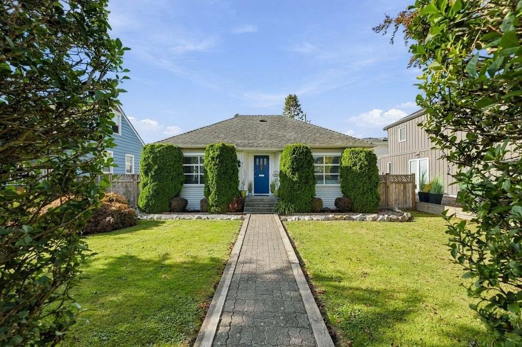 211 Douglas Crescent, Richmond
