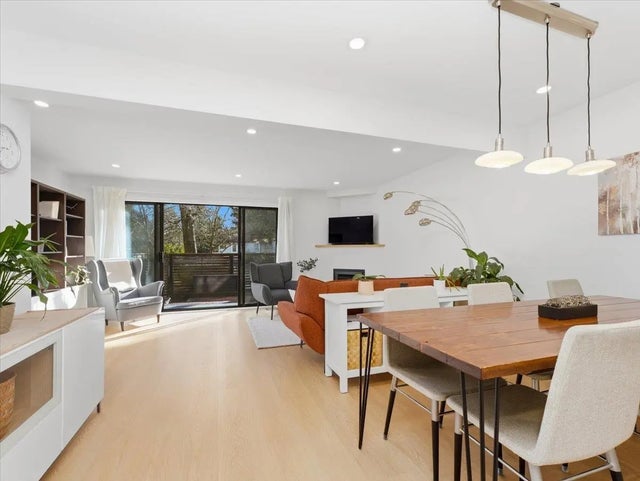 1910 Cedar Village Crescent 48, North Vancouver