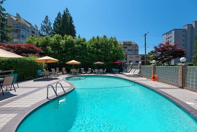 1425 Esquimalt Avenue 108, West Vancouver