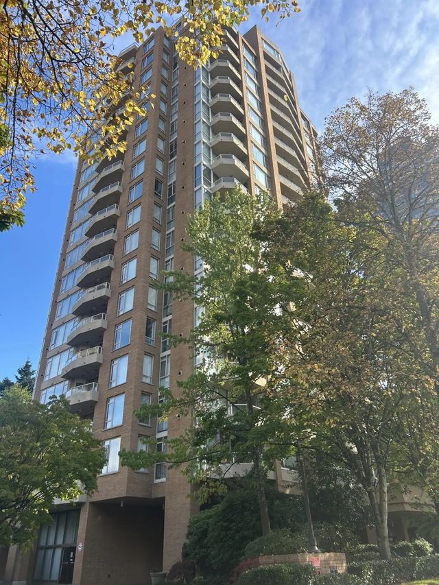 4689 Hazel Street 201, Burnaby