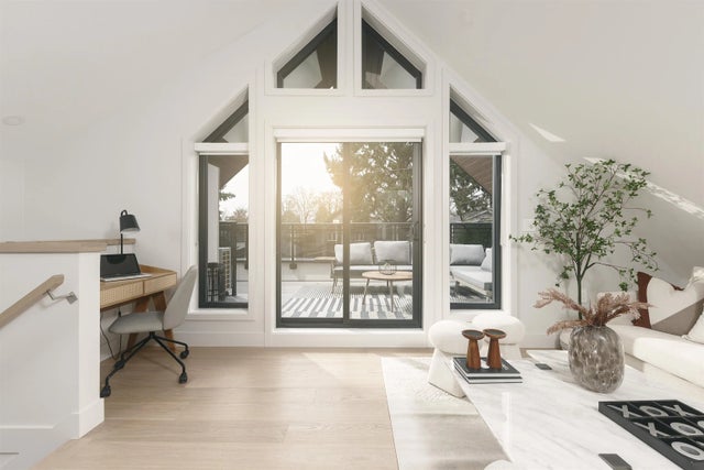 2635 W 12th Avenue 2, Vancouver