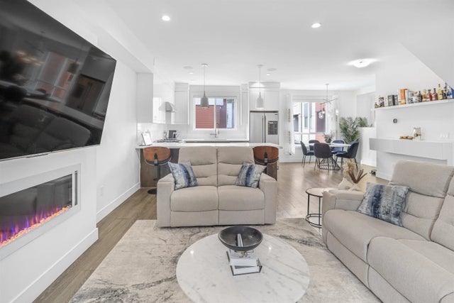 1670 160 Street 16, Surrey