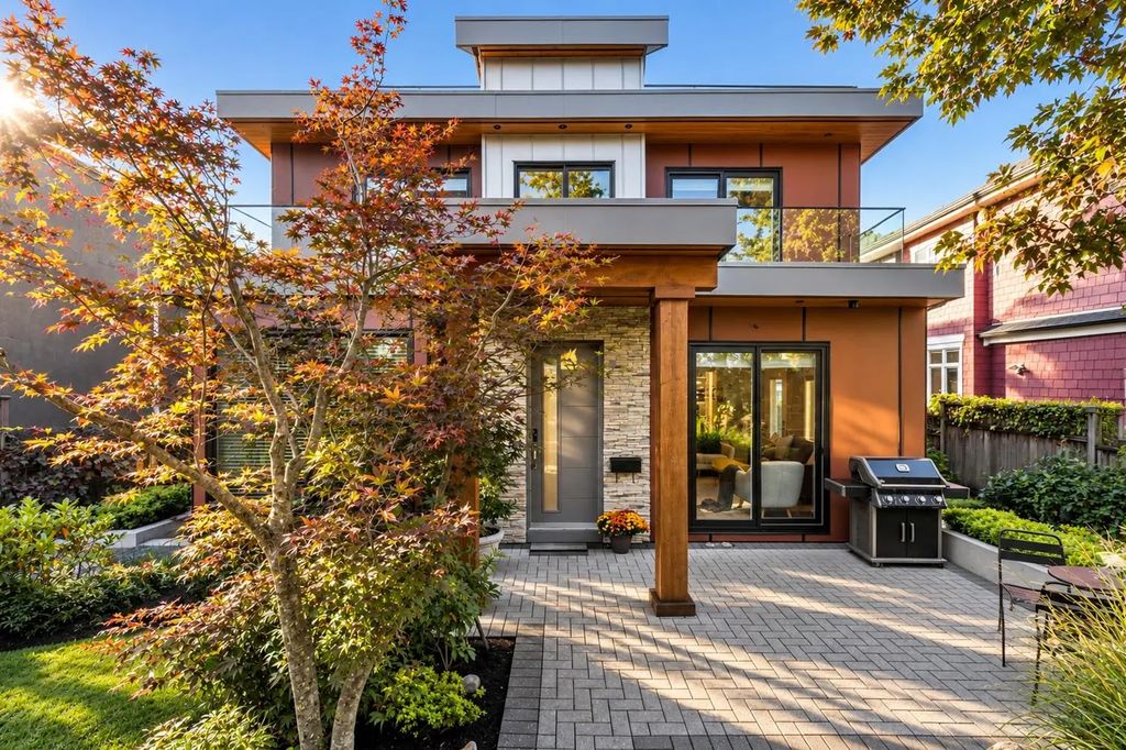 233 W 5th Street 2, North Vancouver