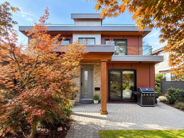233 W 5th Street 2, North Vancouver