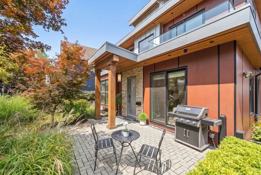 233 W 5th Street 2, North Vancouver