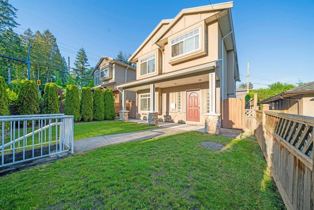 2052 Westview Drive, North Vancouver