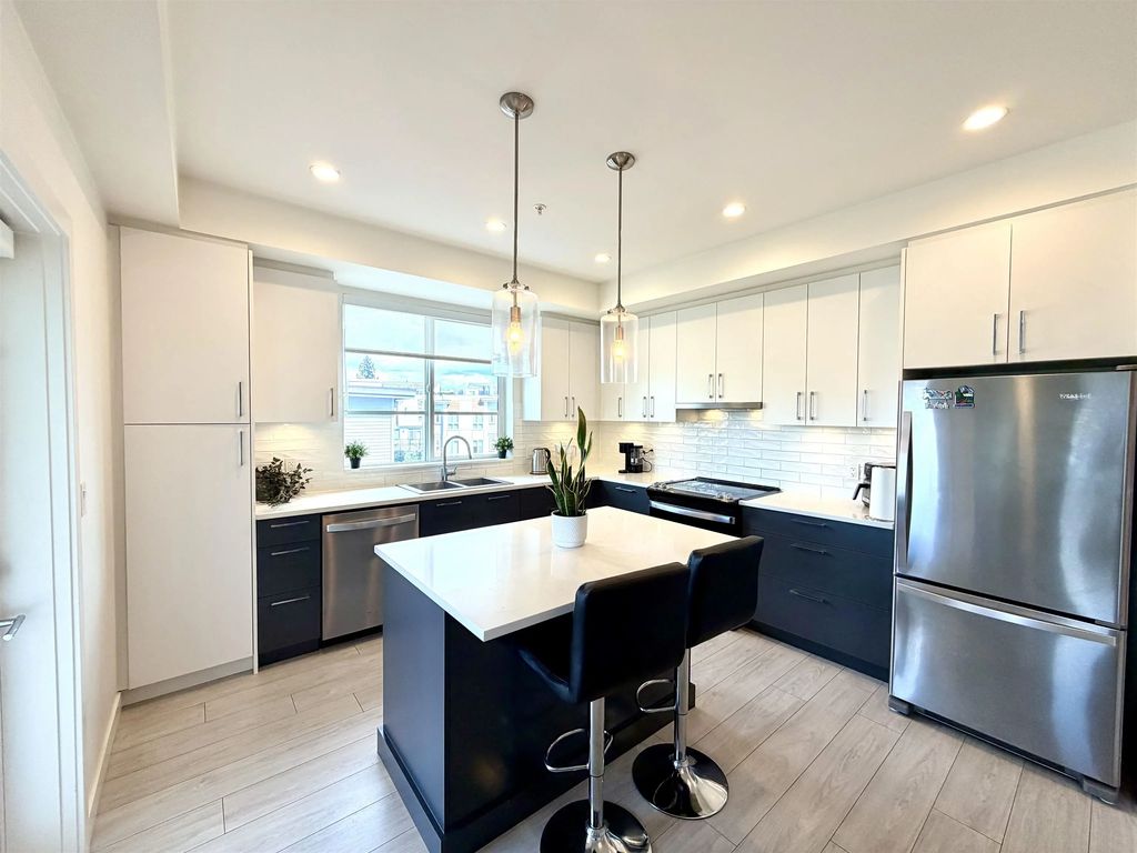 20834 80 Avenue B316, Langley
