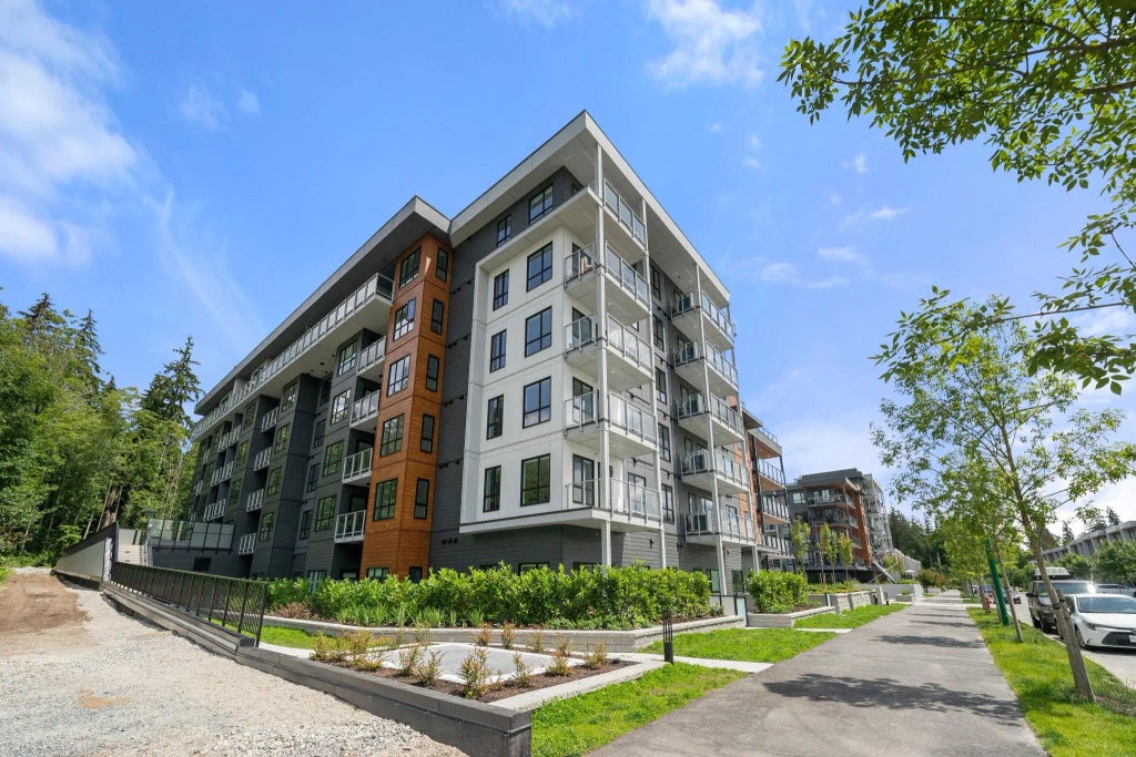 3594 Malsum Drive 404, North Vancouver