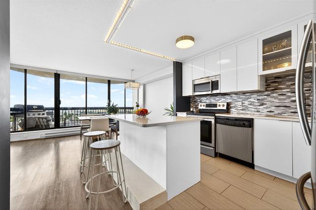 6540 Burlington Avenue 1903, Burnaby