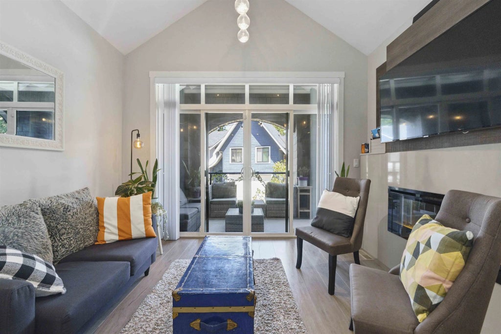 15677 28 Avenue 73, Surrey