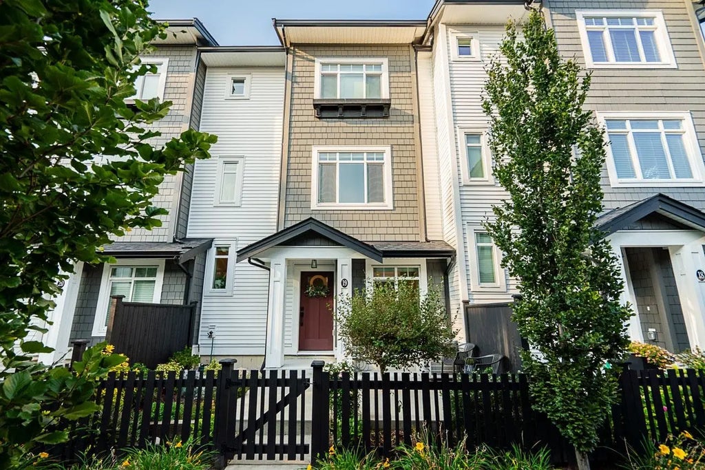 6897 201 Street 19, Langley