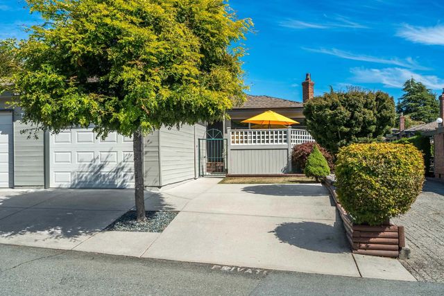 14231 18a Avenue 1, Surrey