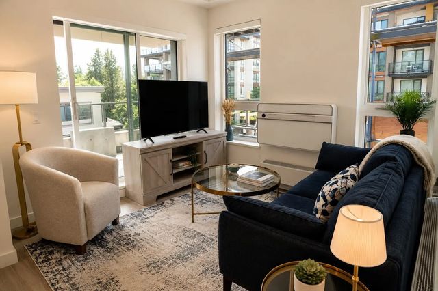 245 Bewicke Avenue 303, North Vancouver