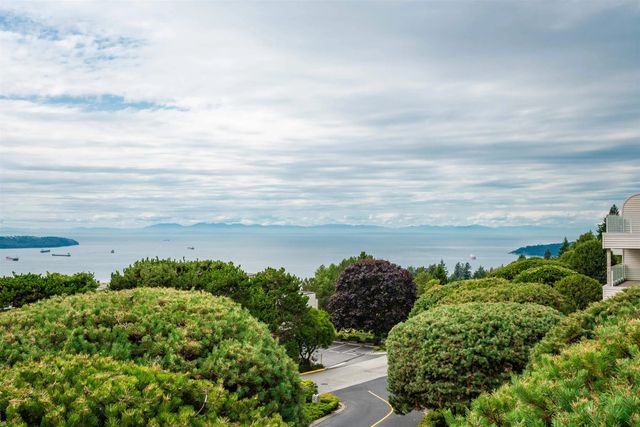 2278 Folkestone Way 1, West Vancouver