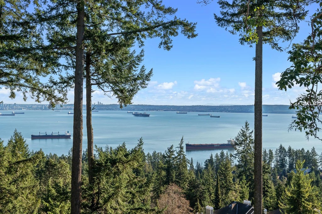 5110 Alderfeild Place 8, West Vancouver