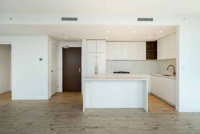 720 Farrow Street 4007, Coquitlam