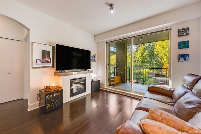 7418 Byrnepark Walk 301, Burnaby