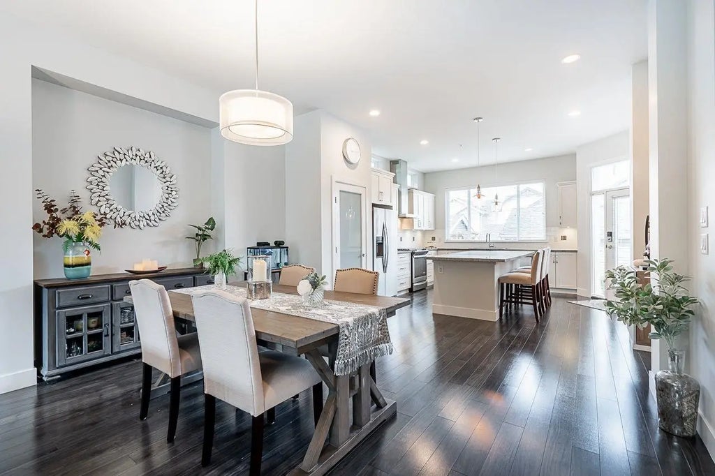 10489 Robertson Street, Maple Ridge