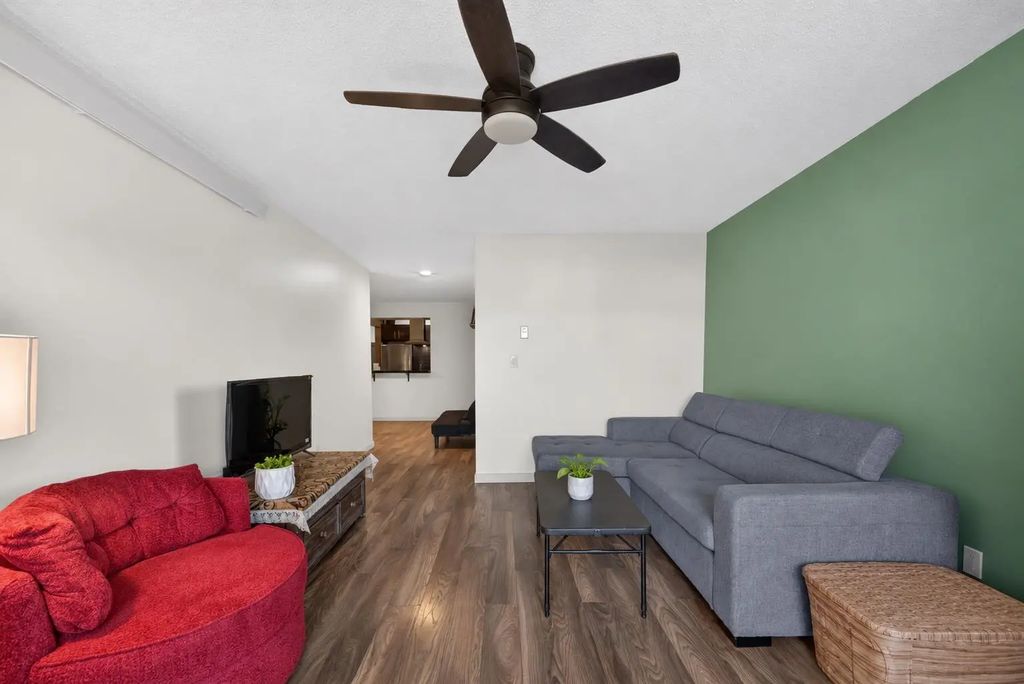 5906 176a Street 307, Surrey