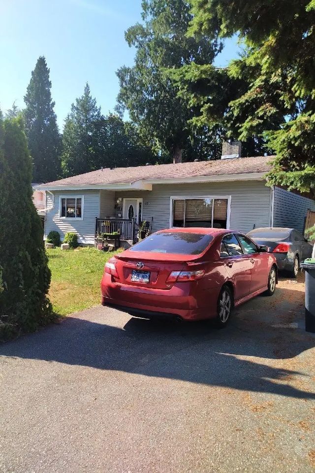 569 Thompson Avenue, Coquitlam