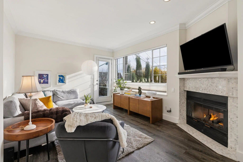 2440 Haywood Avenue 101, West Vancouver