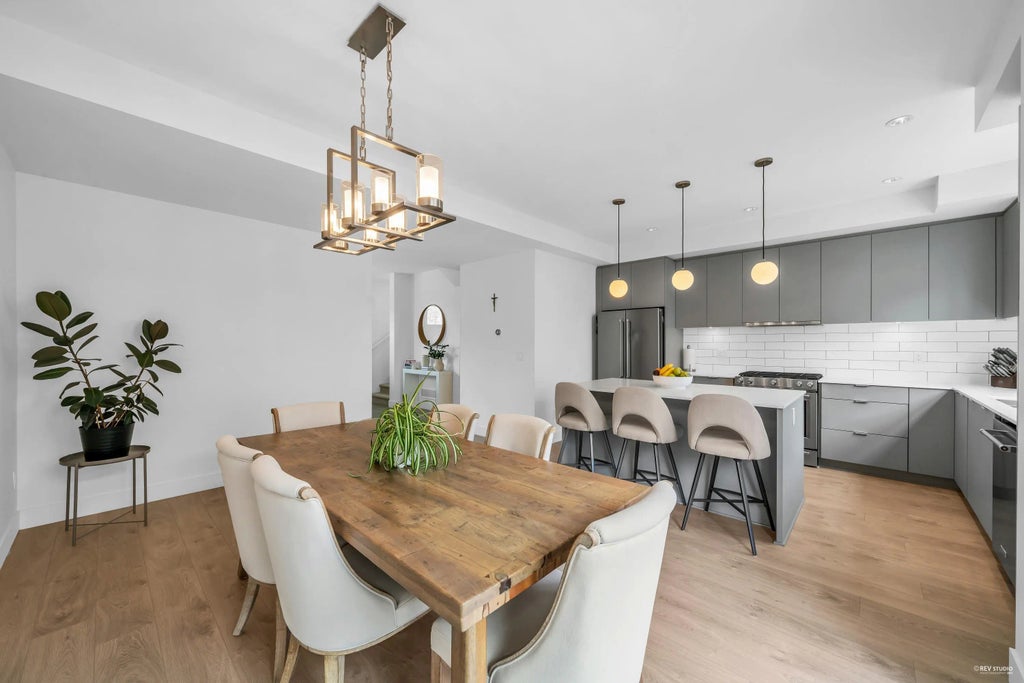 16561 17a Avenue 16, Surrey