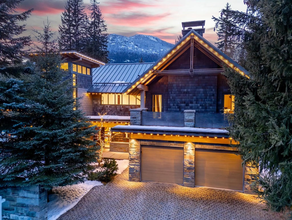 6677 Crabapple Drive, Whistler