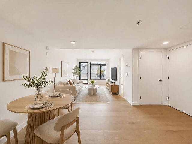 6485 Manitoba Street 202, Vancouver