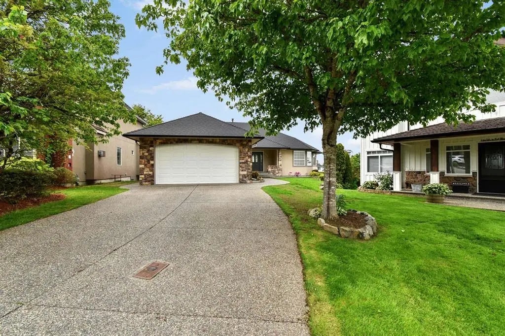 2389 Orchard Place, Abbotsford