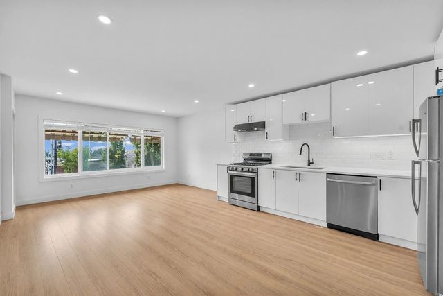 425 E 57th Avenue, Vancouver