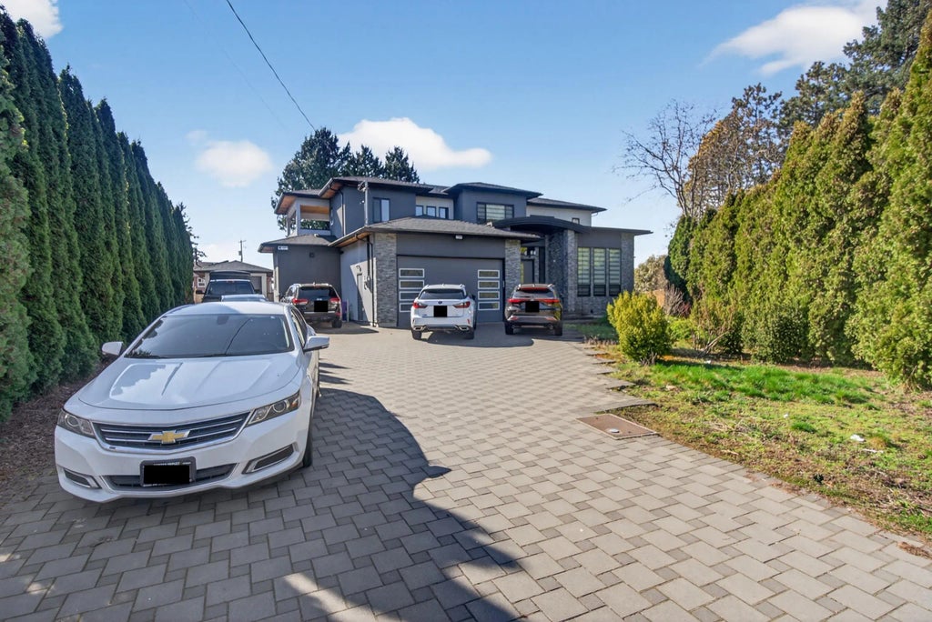 11890 Gilmour Crescent, Delta