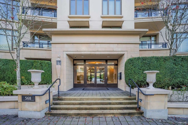 568 Waters Edge Crescent 303, West Vancouver