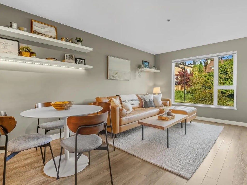 221 E 3rd Street 208, North Vancouver